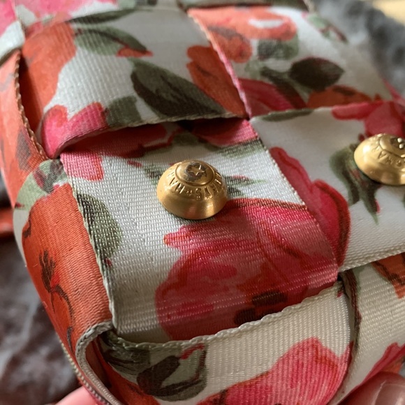 Harveys Betty Rose Large Tote - Picture 10 of 15